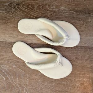 Elegant Cream Women's Flip-Flops